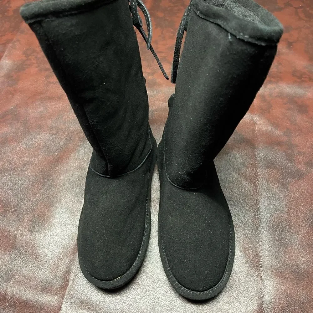Bearpaw new with tags black boots‎ lace up back, size 2